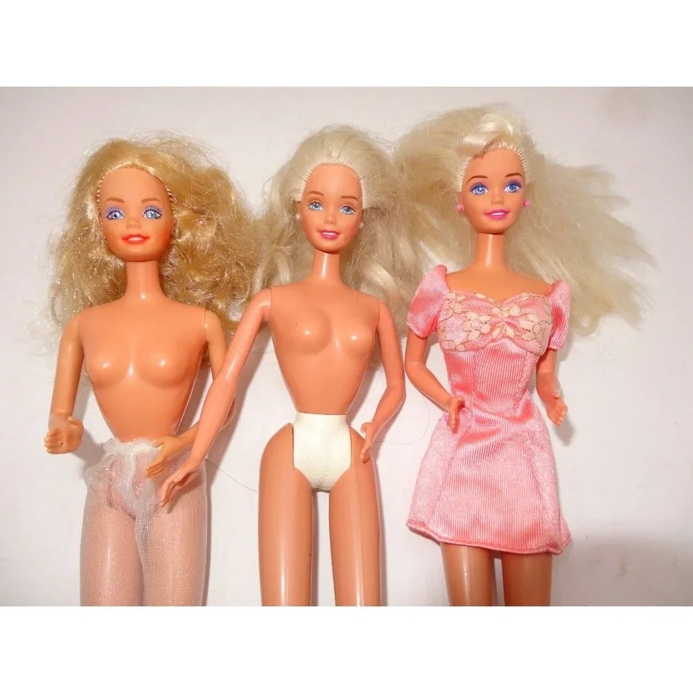 1966 Mattel‎ Barbie Dolls Blonde Indonesia  Malaysia and Taiwan